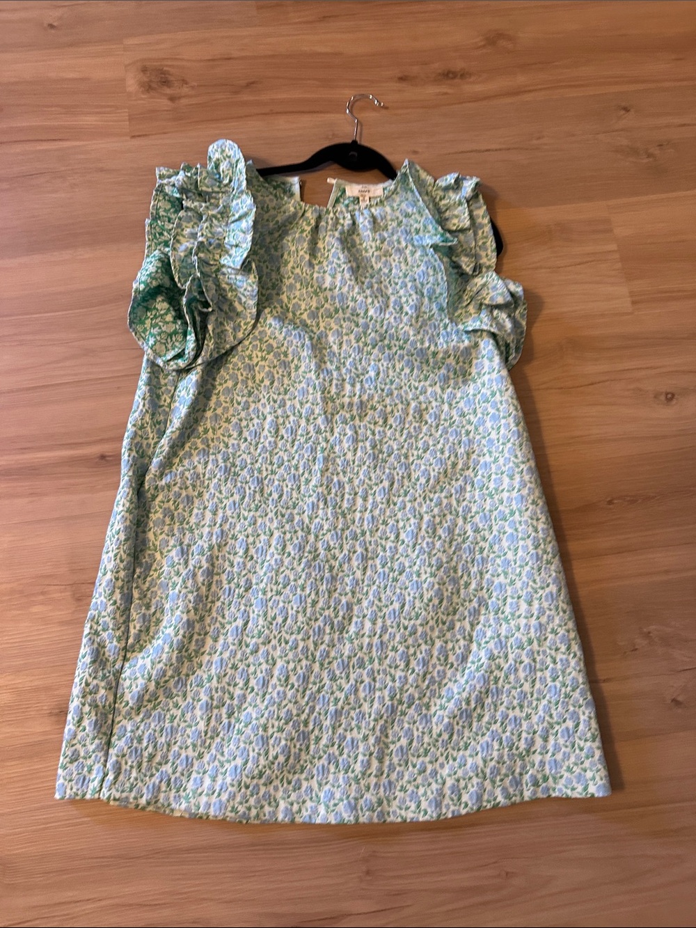 entro Green Floral Ruffle-Sleeve Shift Dress